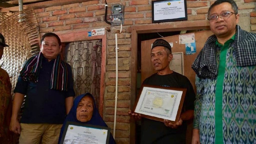 Atas Nama Cinta, Pegawai ESDM Beri Kado Listrik Gratis ke NTB